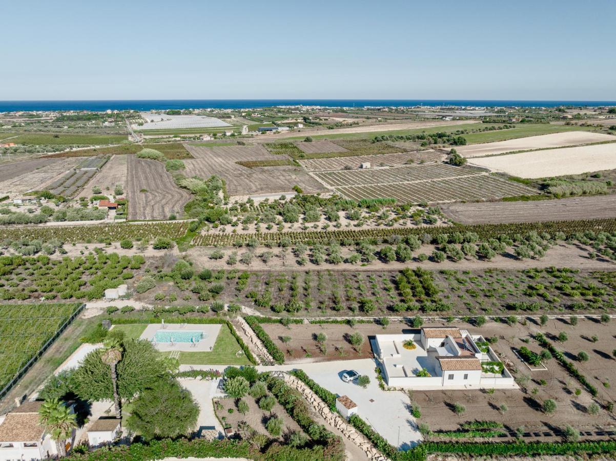 Baglio Il Gelso E L'Ulivo Appartamento Il Carrubo Reitani Exterior foto